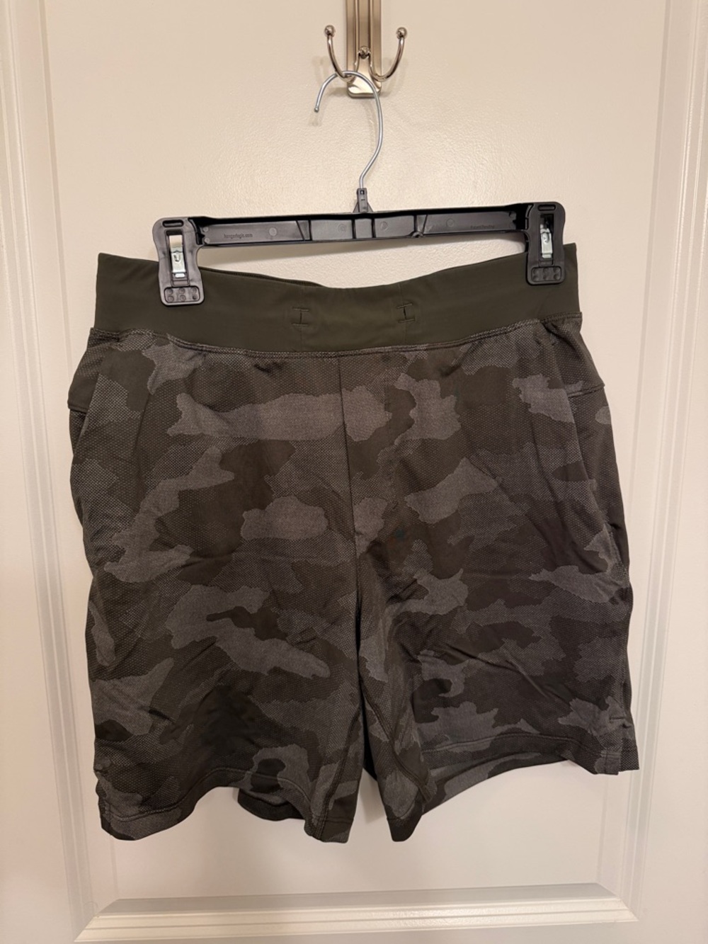 lululemon athletica Men's Olive Green and Gray Camo Athletic Shorts